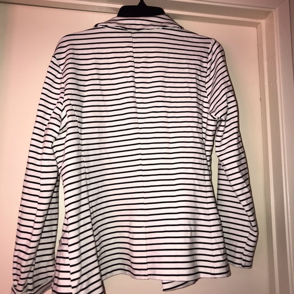 Blazer - Picture 2 of 2